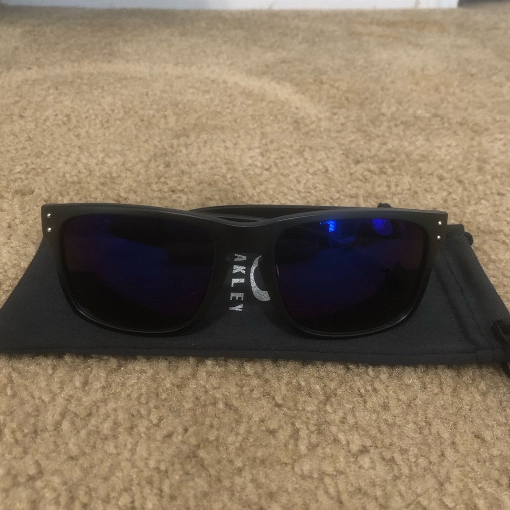 Oakley Holbrook Blue Reflective 9102 Matte Black Frame - Picture 4 of 8